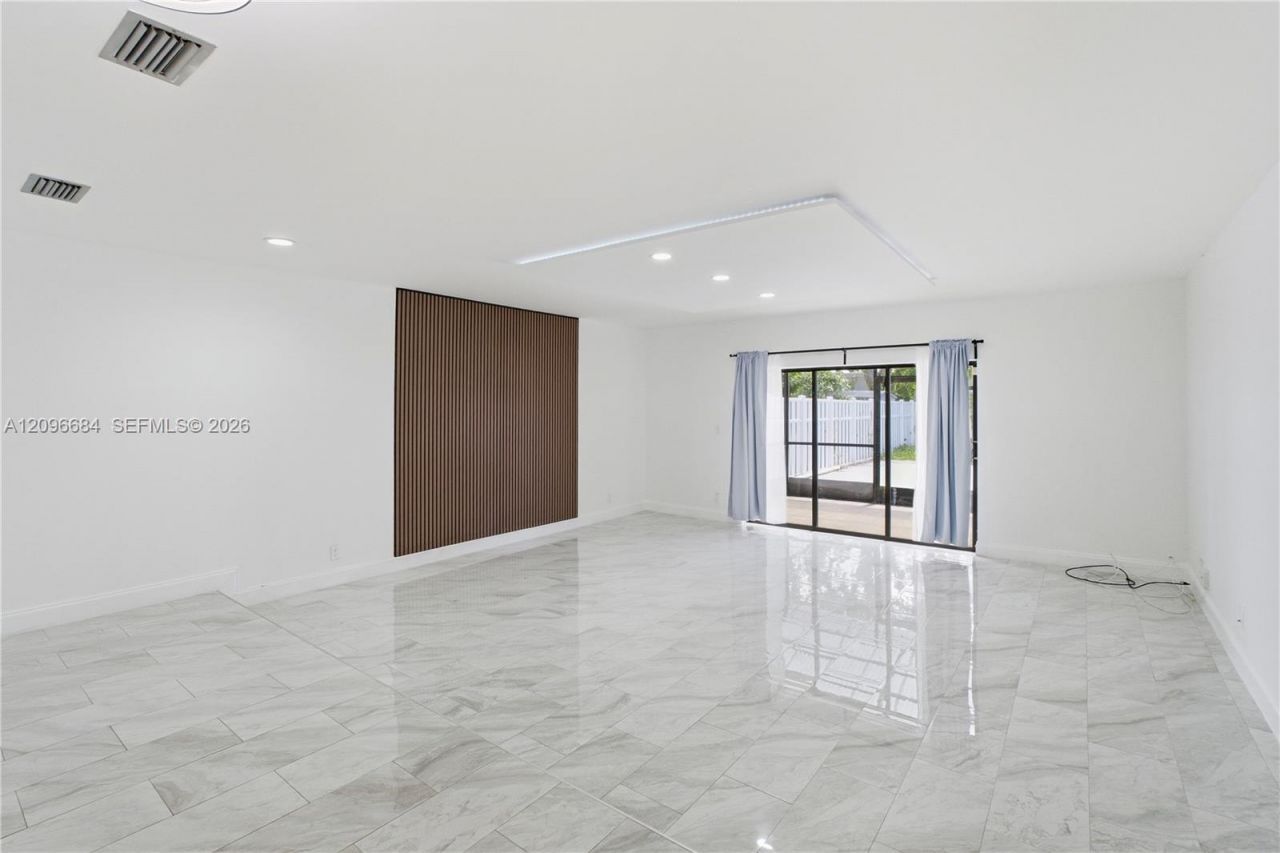 9074 NW 35th Pl, Sunrise, FL 33351 Photo