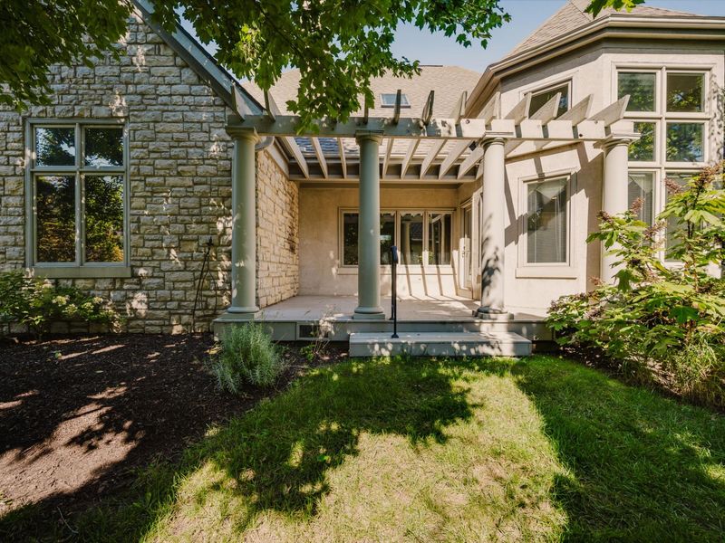 9985 Gresham Court, Powell, OH 43065 Photo 3