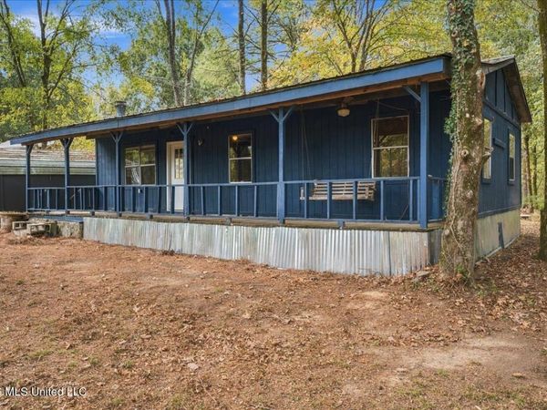 512 Oakview, Como, MS 38619
