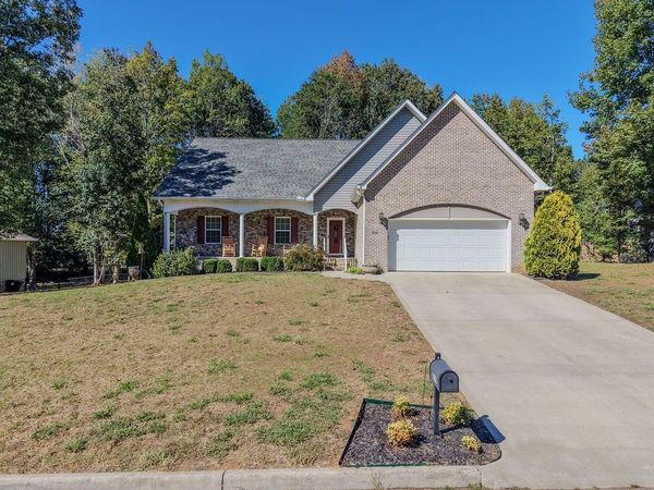 339 Shadows Lawn Dr , Athens, TN 37303