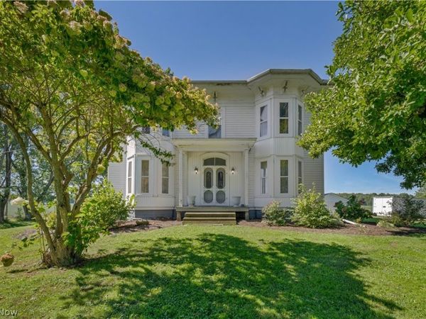 8573 State Route 7 , Williamsfield, OH 44093