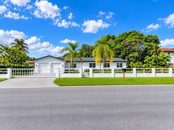 2125 NW 179th St , Miami Gardens, FL 33056
