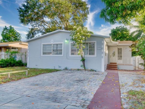 1141 NW 75th St , Miami, FL 33150