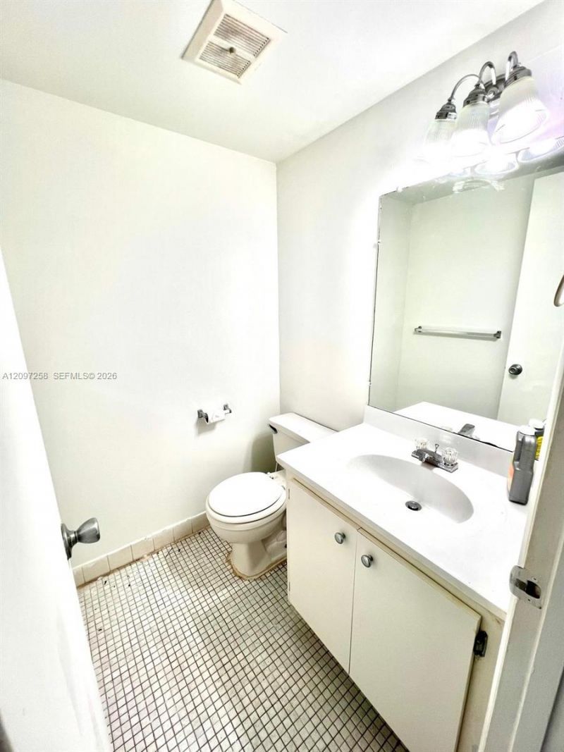 700 NW 214th St , Unit 411, Miami Gardens, FL 33169 Photo
