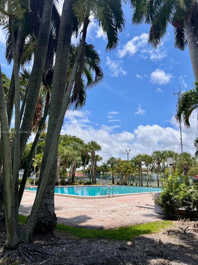 700 NW 214th St , Unit 411, Miami Gardens, FL 33169 Photo