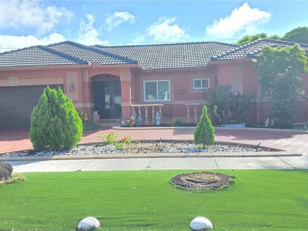 17665 NW 87th Ct , Hialeah, FL 33018