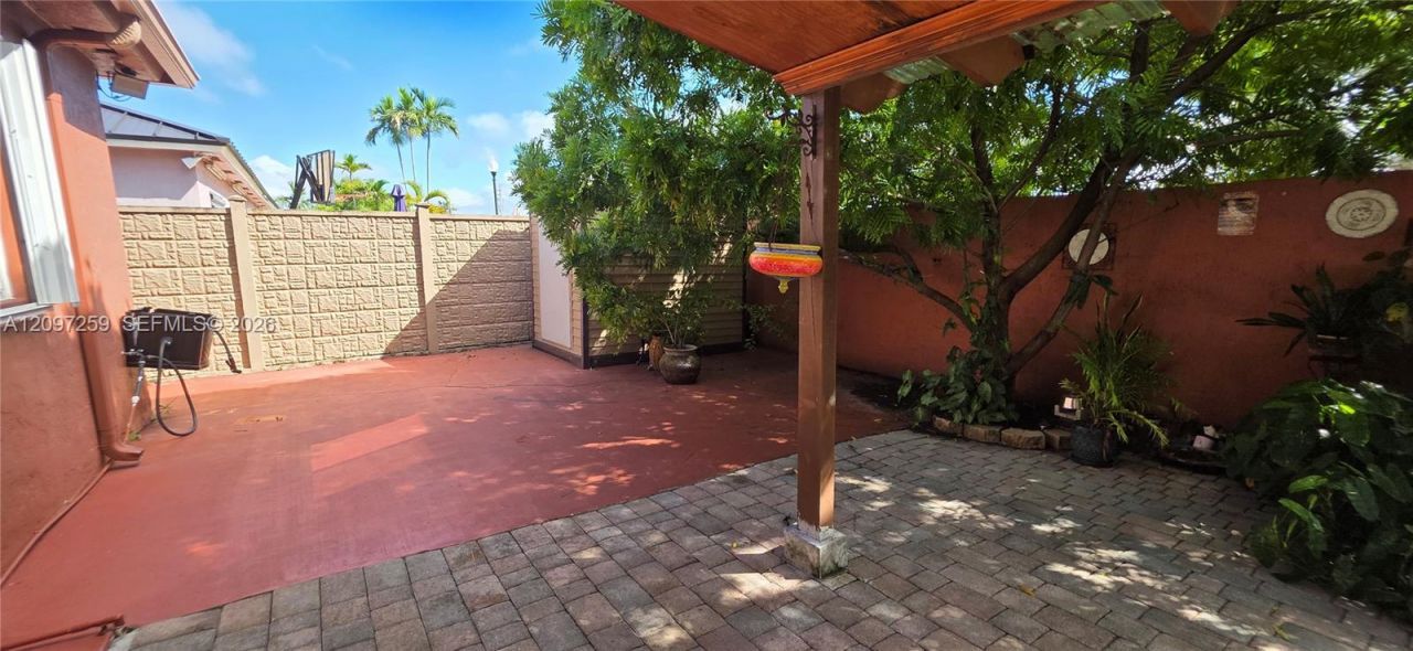 17665 NW 87th Ct , Hialeah, FL 33018 Photo