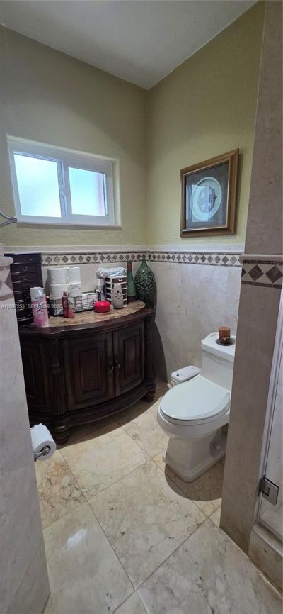 17665 NW 87th Ct , Hialeah, FL 33018 Photo