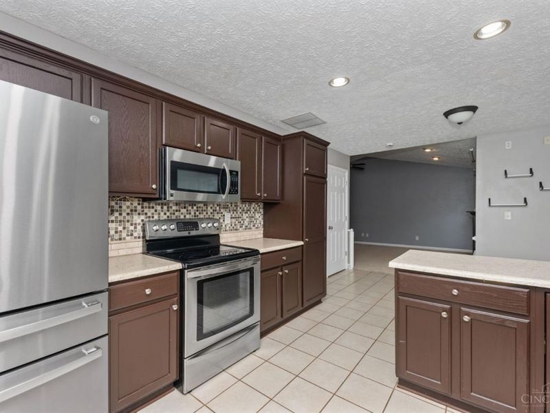 4383 Goldendawn Way, Liberty Township, OH 45044 Photo 10