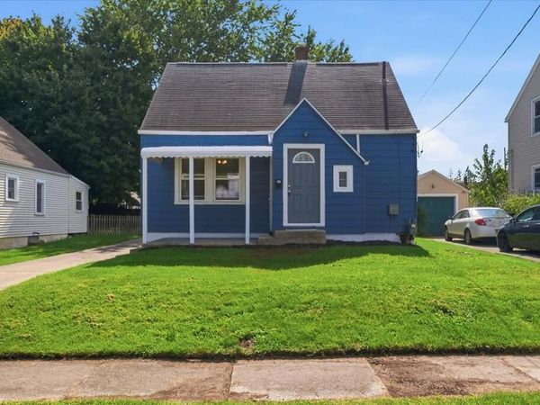 61 W Raleigh Avenue, Mansfield, OH 44907
