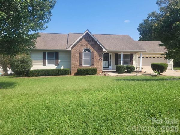 3842 Serenity Drive , Hickory, NC 28602