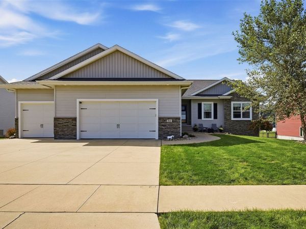 511 Prairie Hill Drive , Atkins, IA 52206