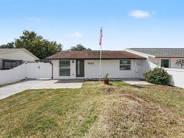 8562 BRIAR GROVE CIRCLE , TAMPA, FL 33615