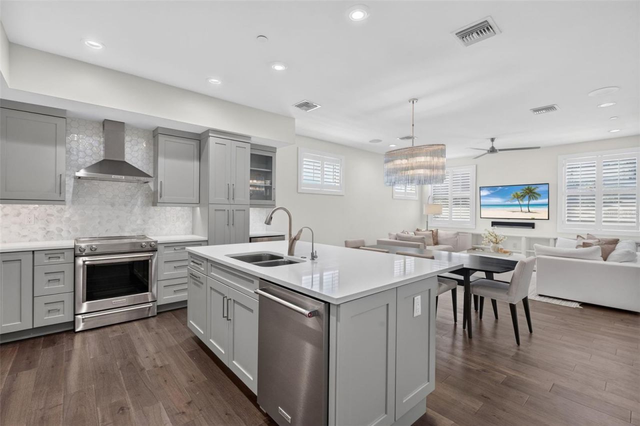 536 4th Avenue S, Unit 2, Saint Petersburg, FL 33701 Photo