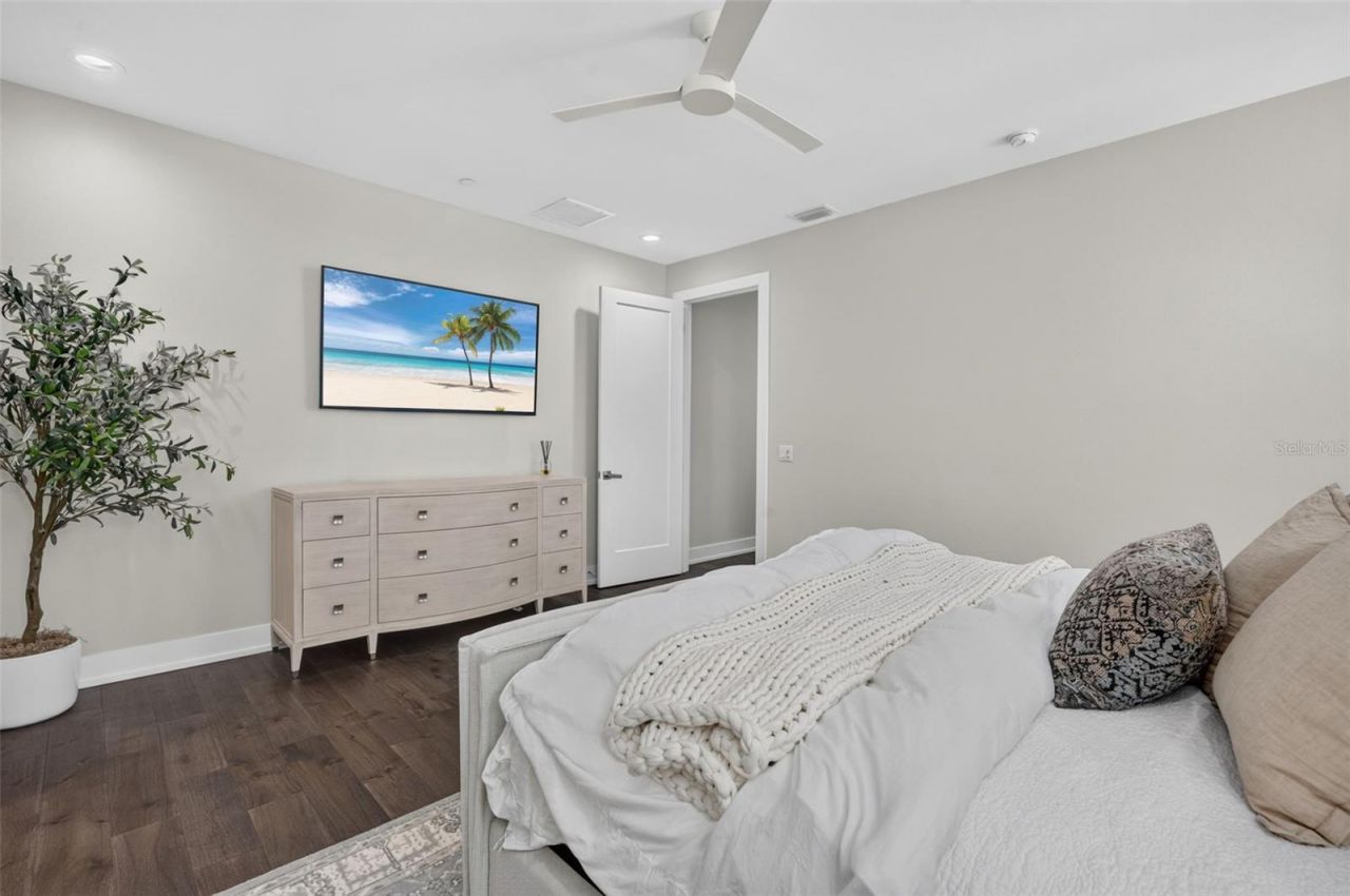 536 4th Avenue S, Unit 2, Saint Petersburg, FL 33701 Photo