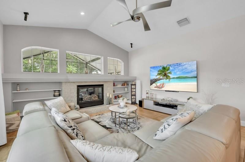 1001 Split Silk Street , Valrico, FL 33594 Photo