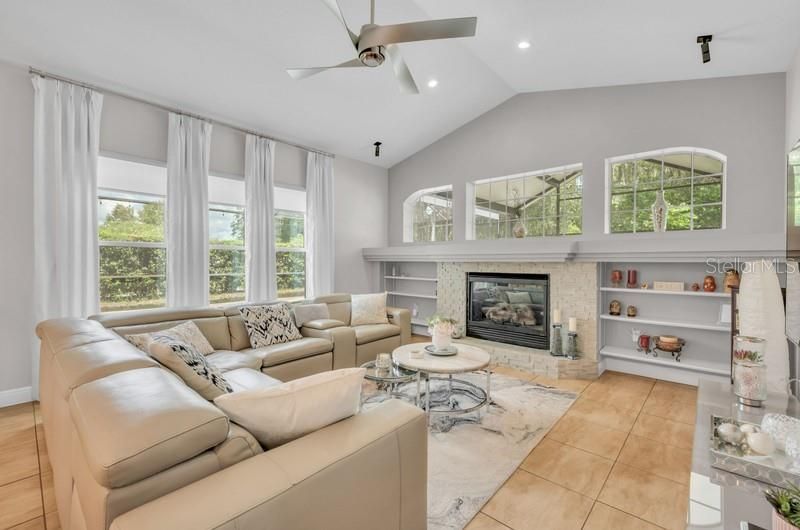 1001 Split Silk Street , Valrico, FL 33594 Photo