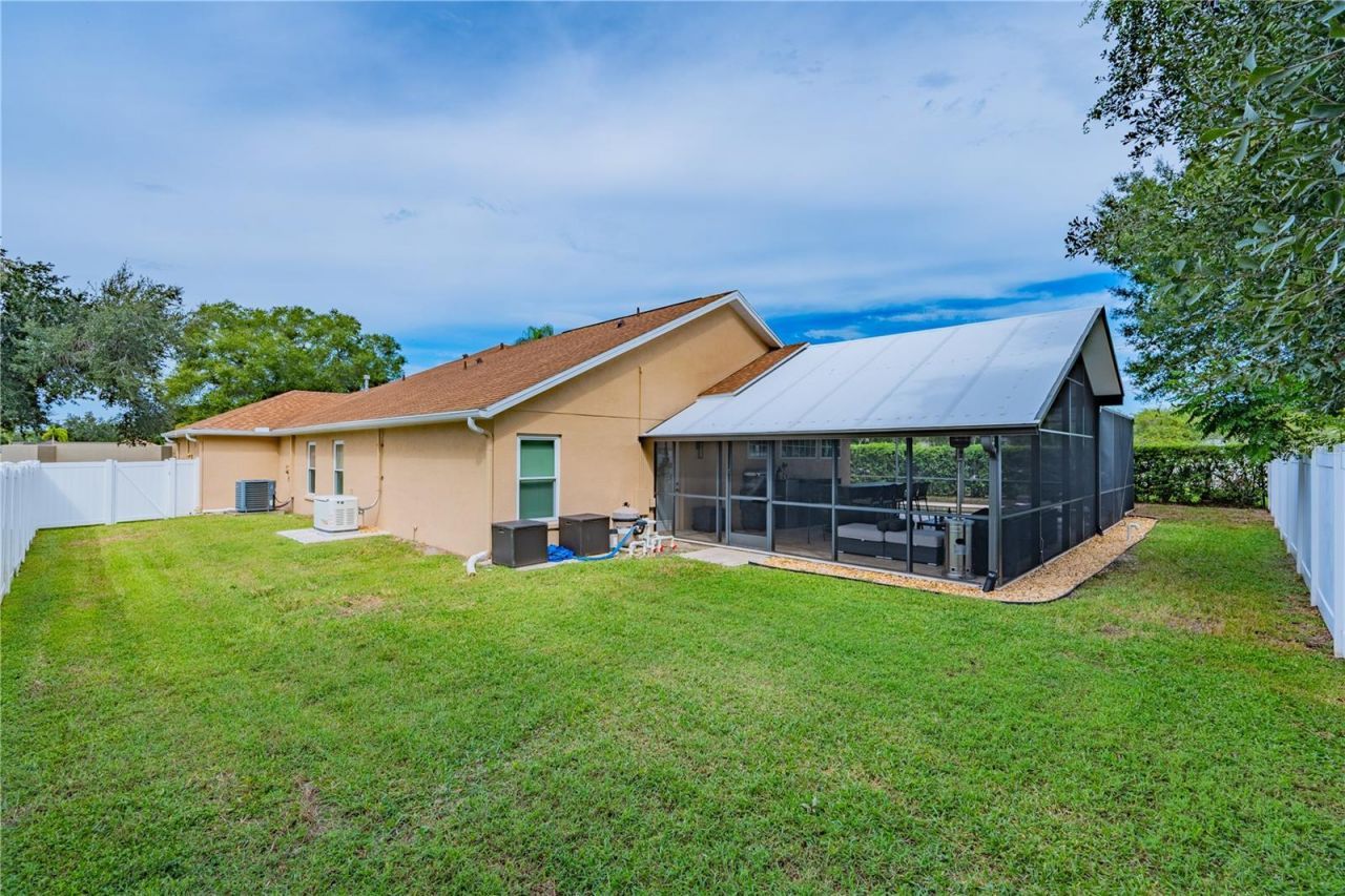 1001 Split Silk Street , Valrico, FL 33594 Photo