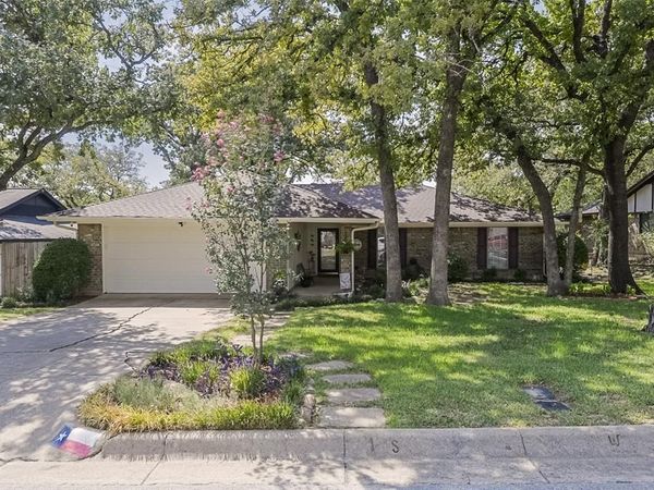 5508 Grissom Drive, Arlington, TX 76016
