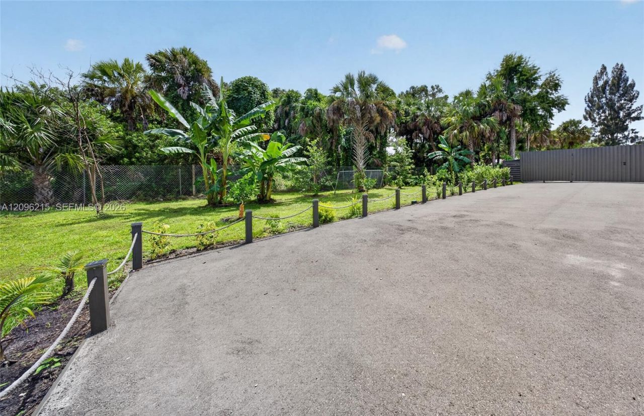 2960 30th Ave Se, Naples, FL 34117 Photo