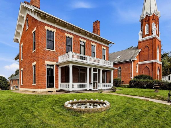 129 S High Street, GALENA, IL 61036