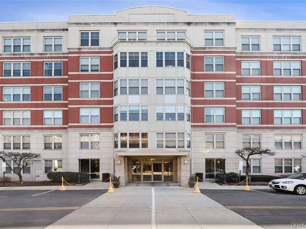 300 Mamaroneck Avenue, Unit 421, White Plains, NY 10605