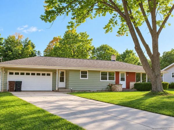 707 Emmer AVENUE, Fredonia, WI 53021