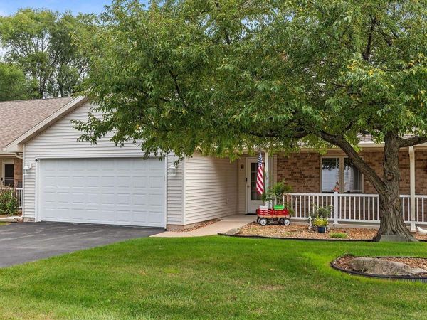 2770 HAVENWOOD DRIVE, Unit B, Oshkosh, WI 54902