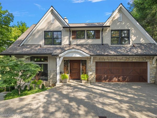 1200 W Lincoln Street , Birmingham, Mi 48009