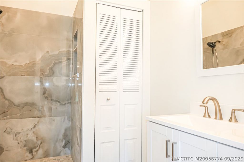 1585 NE Beacon Drive , Unit 1107, Jensen Beach, FL 34957 Photo