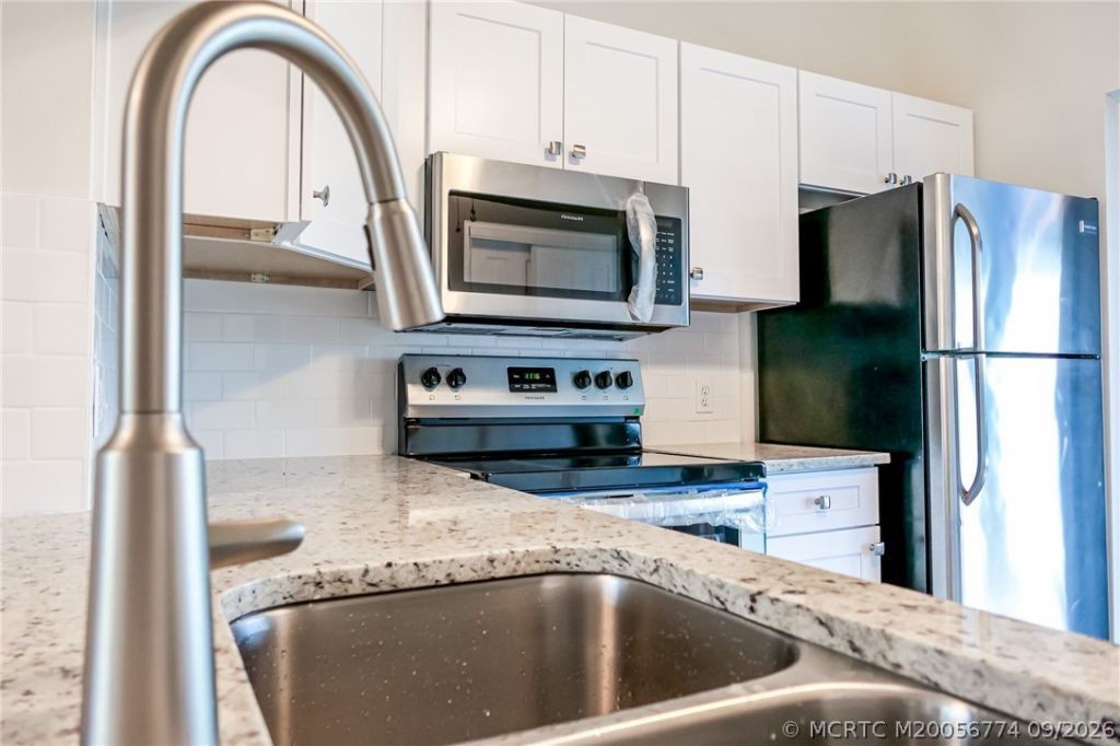 1585 NE Beacon Drive , Unit 1107, Jensen Beach, FL 34957 Photo