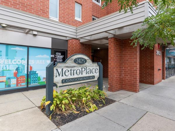 2425 E Franklin Avenue, Unit 205, Minneapolis, MN 55406