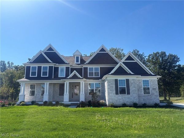 32625 Royal Troon Drive , Avon Lake, OH 44012