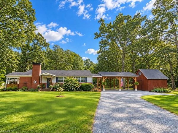 516 Old Embler Road , Thomasville, NC 27360