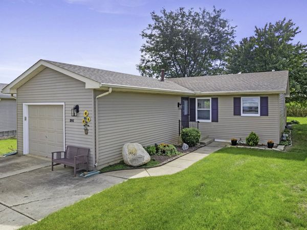 2846 N 48th. Road , Sandwich, IL 60548