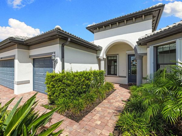 6907 Cocoplum Street , Naples, FL 34114