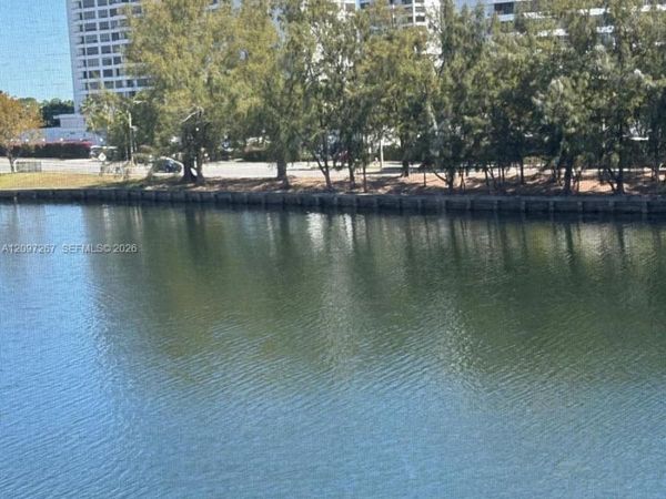 400 Diplomat Pkwy , Unit 308, Hallandale Beach, FL 33009