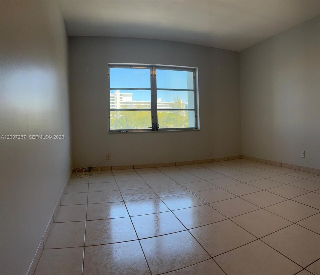400 Diplomat Pkwy , Unit 308, Hallandale Beach, FL 33009 Photo