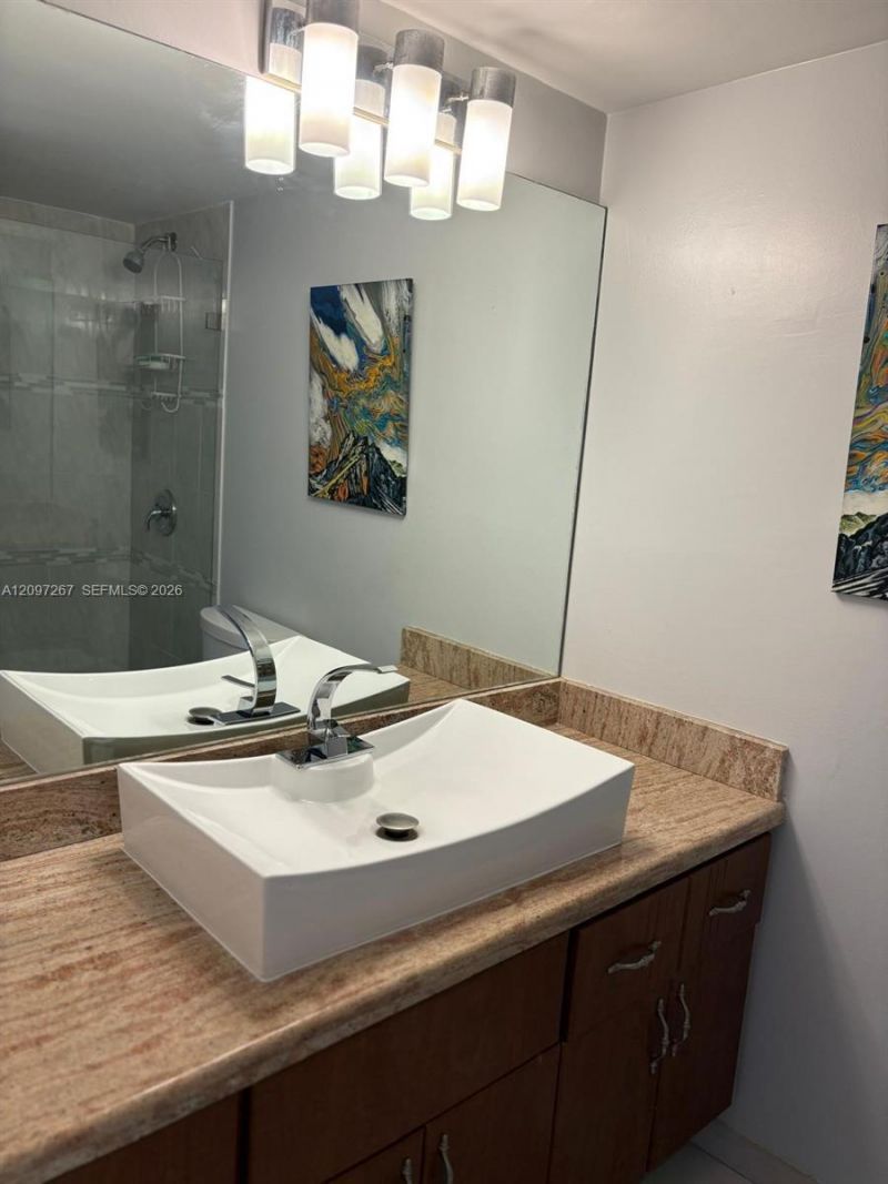 400 Diplomat Pkwy , Unit 308, Hallandale Beach, FL 33009 Photo