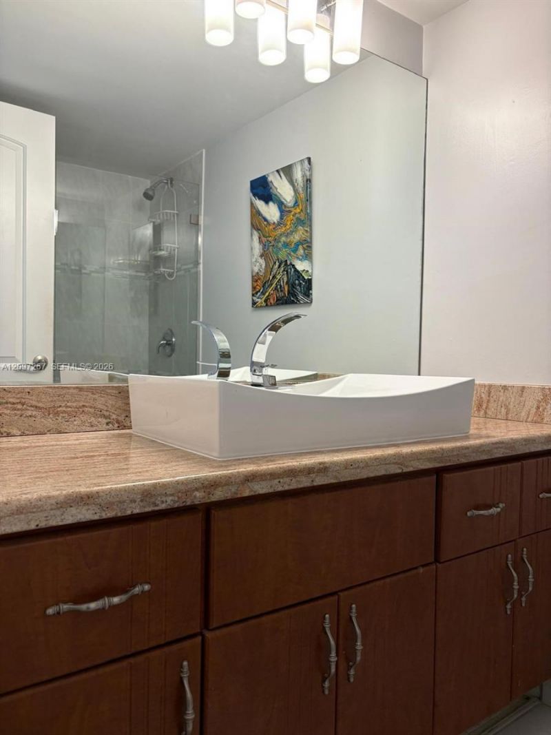 400 Diplomat Pkwy , Unit 308, Hallandale Beach, FL 33009 Photo