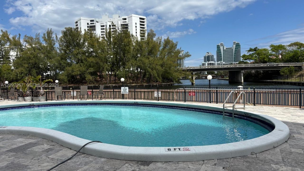 400 Diplomat Pkwy , Unit 308, Hallandale Beach, FL 33009 Photo