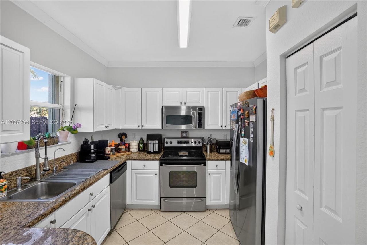 22018 SW 93rd Pl , Cutler Bay, FL 33190 Photo