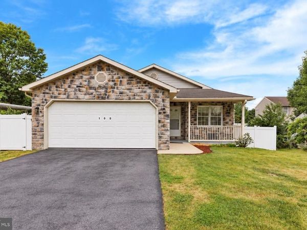 100 N ROBESON STREET, ROBESONIA, PA 19551