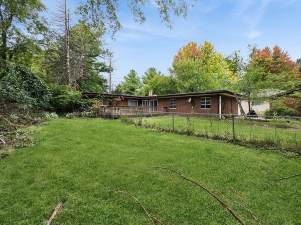 9041 Maple Avenue , Burr Ridge, IL 60527