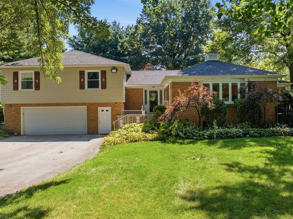 150 N Madison Street , Oswego, IL 60543