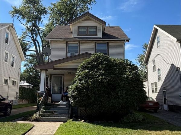 3884 E 42nd Street , Newburgh Heights, OH 44105