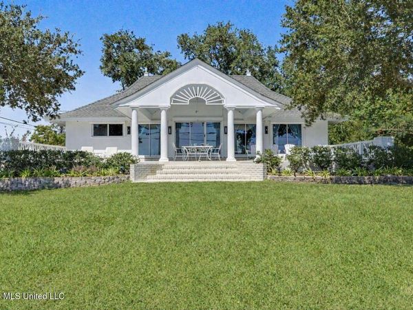 816 S Beach Boulevard, Waveland, MS 39576