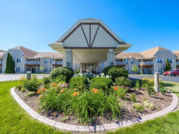 N113W16241 Sylvan CIRCLE, Unit 104, Germantown, WI 53022