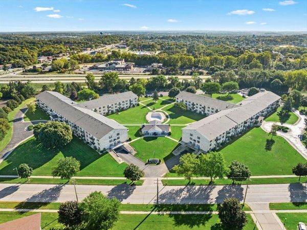 125 N University DRIVE, Unit 108, West Bend, WI 53095