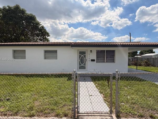 5190 E 8th Ln , Hialeah, FL 33013